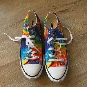 Tie-Dye Low Top Converse